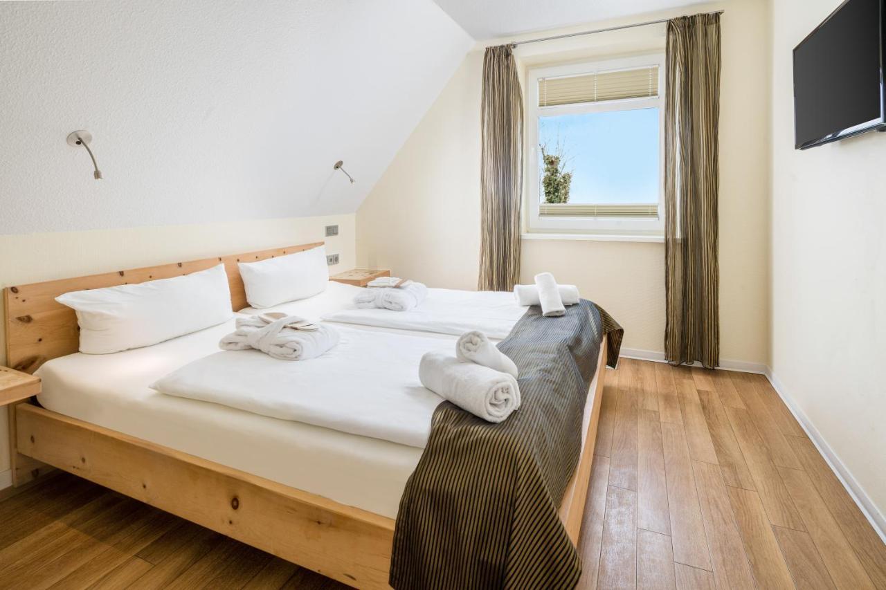 Suitenhotel Idyll Heckenrose Langeoog Exterior photo